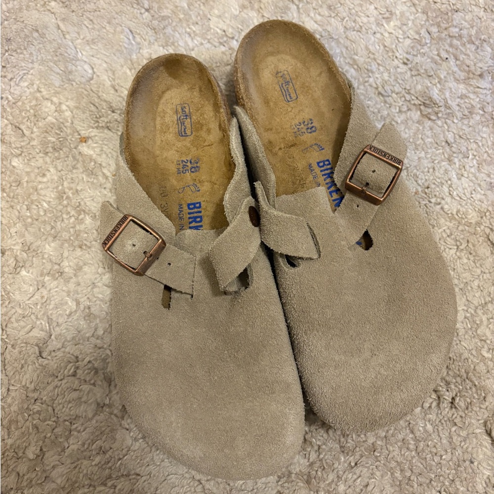 NWOT Birkenstock Beige Suede Sandals with Copper Buckle